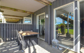 Awesome Apartment In Væggerløse With Wifi, Bogø By